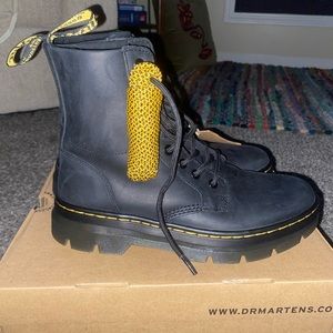 Doc Martens Wyoming Combs Leather NWT